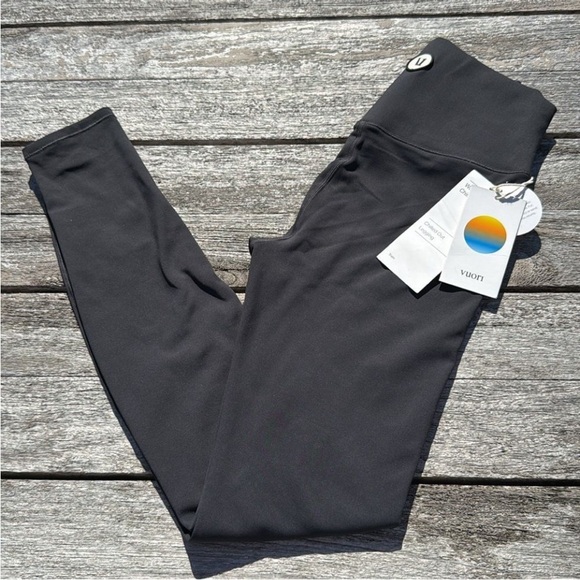 VUORI Chilled Out Performance Leggings in Washed Black Sz. Large NWT - Picture 2 of 4